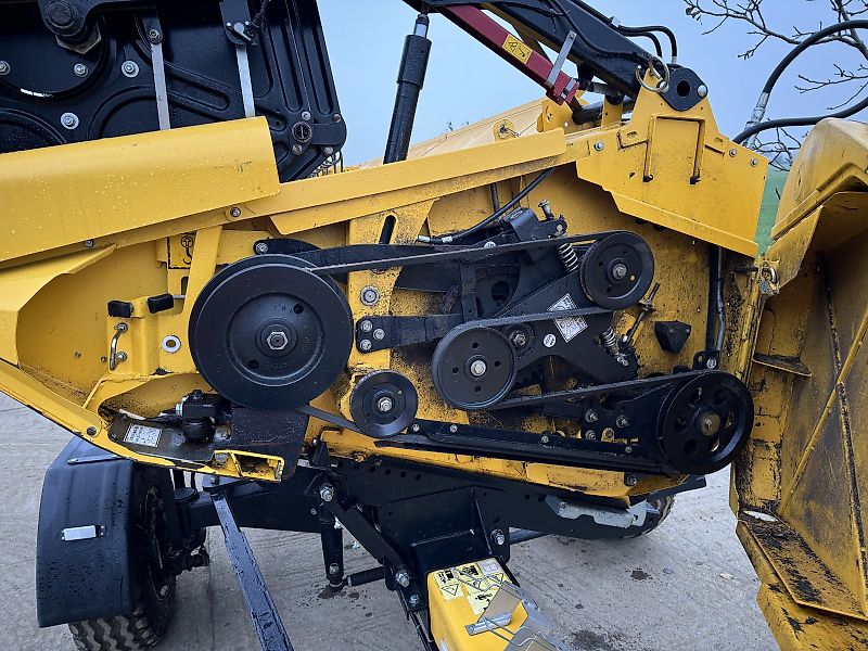 New Holland 41ft Varifeed Header